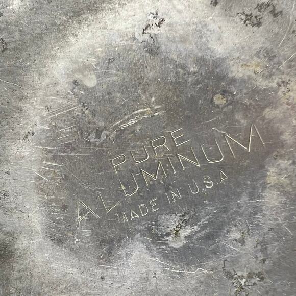 Vintage Pure Aluminum Pitcher MCM Ice Lip Guard Made In USA Serving 2 Quart - Picture 2 of 10